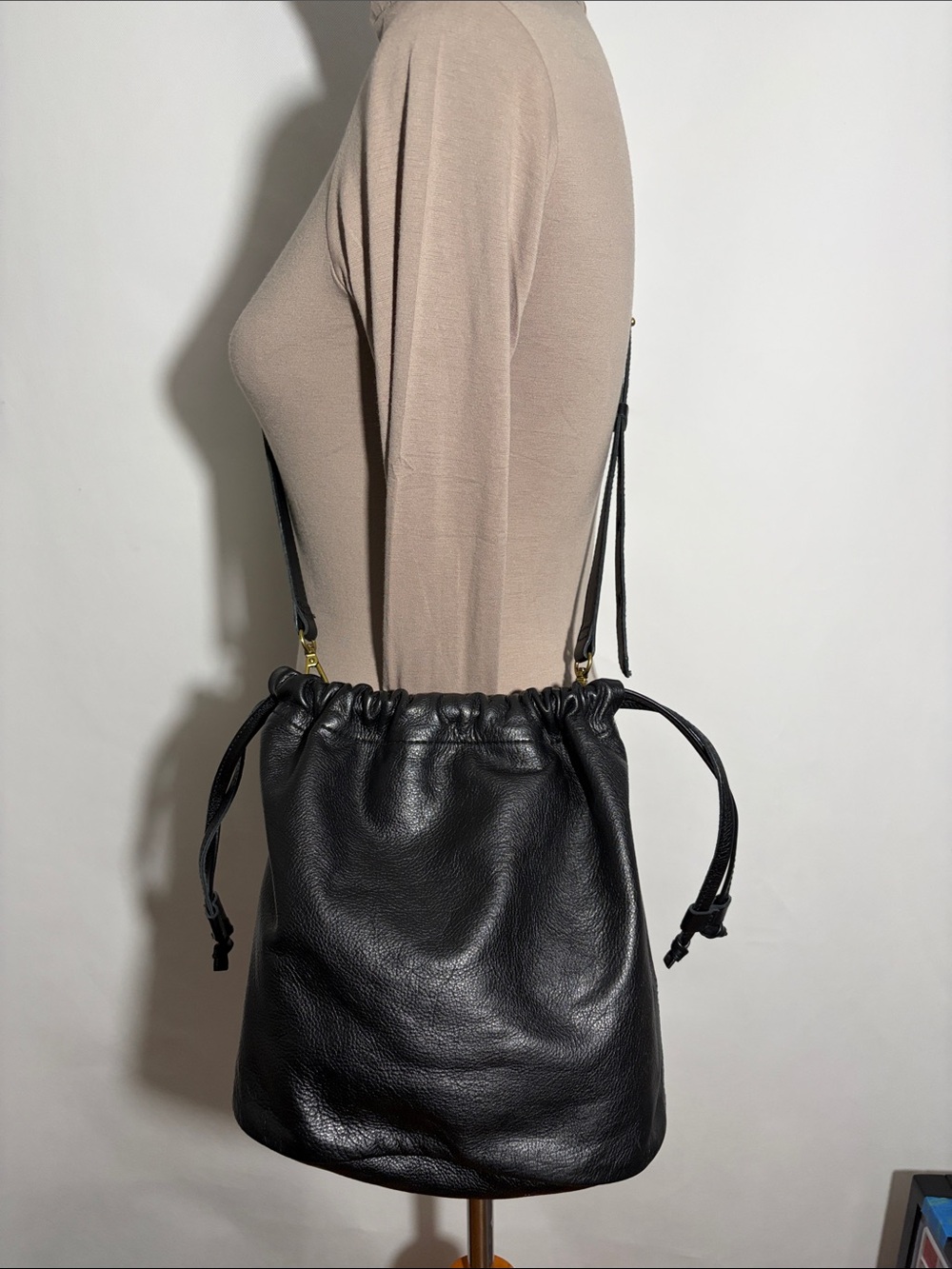 Madewell The Piazza Bucket Bag Black Leather